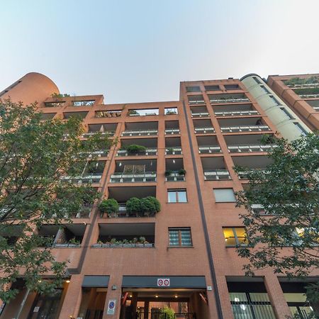 Modern Oasis Opposite Bosco Verticale Apartment Milan Exterior photo